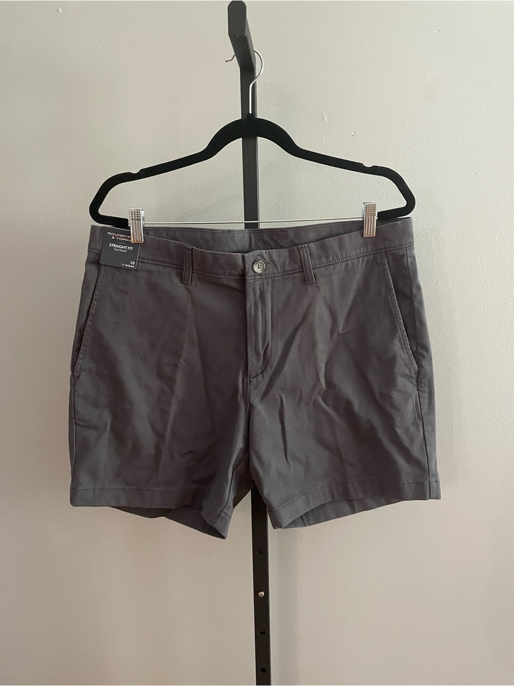 NWT Roundtree & York Straight Fit Flat Front Gray Cotton Shorts Size 38